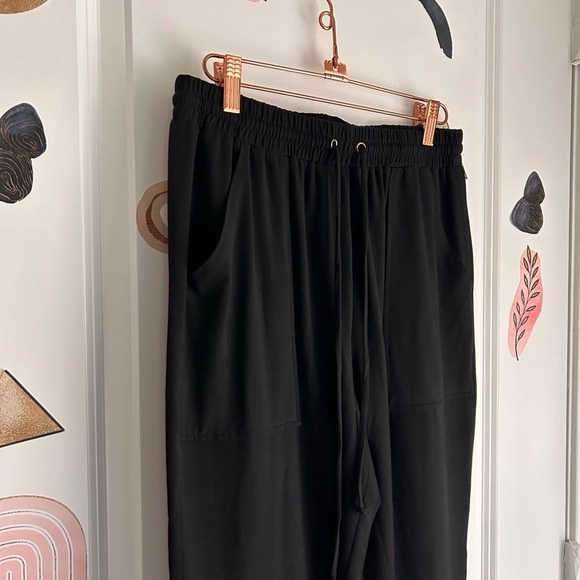 Kittenish Jessie James Decker soft black drawstring cheetah lace sweatpants - Picture 3 of 6